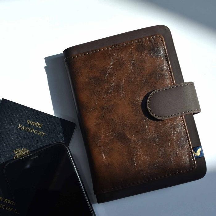 Unmet Desire Passport Holder | Moderno |