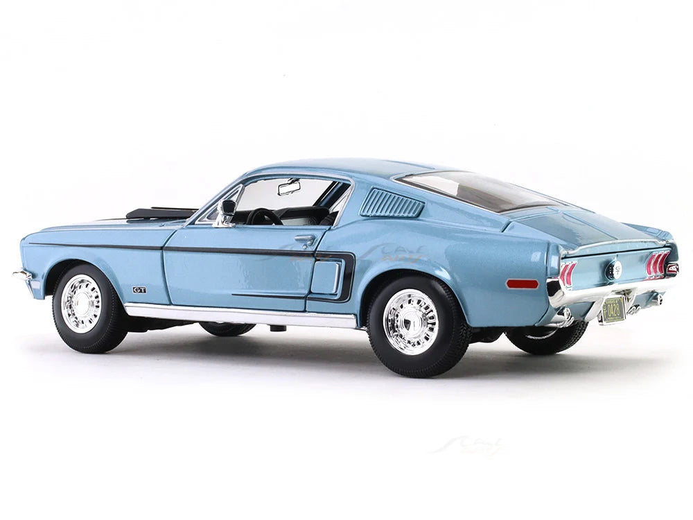 Maisto 1968 Ford Mustang GT Cobra Jet Die-Cast Model Car – Acapulco Blue 1:18 Scale
