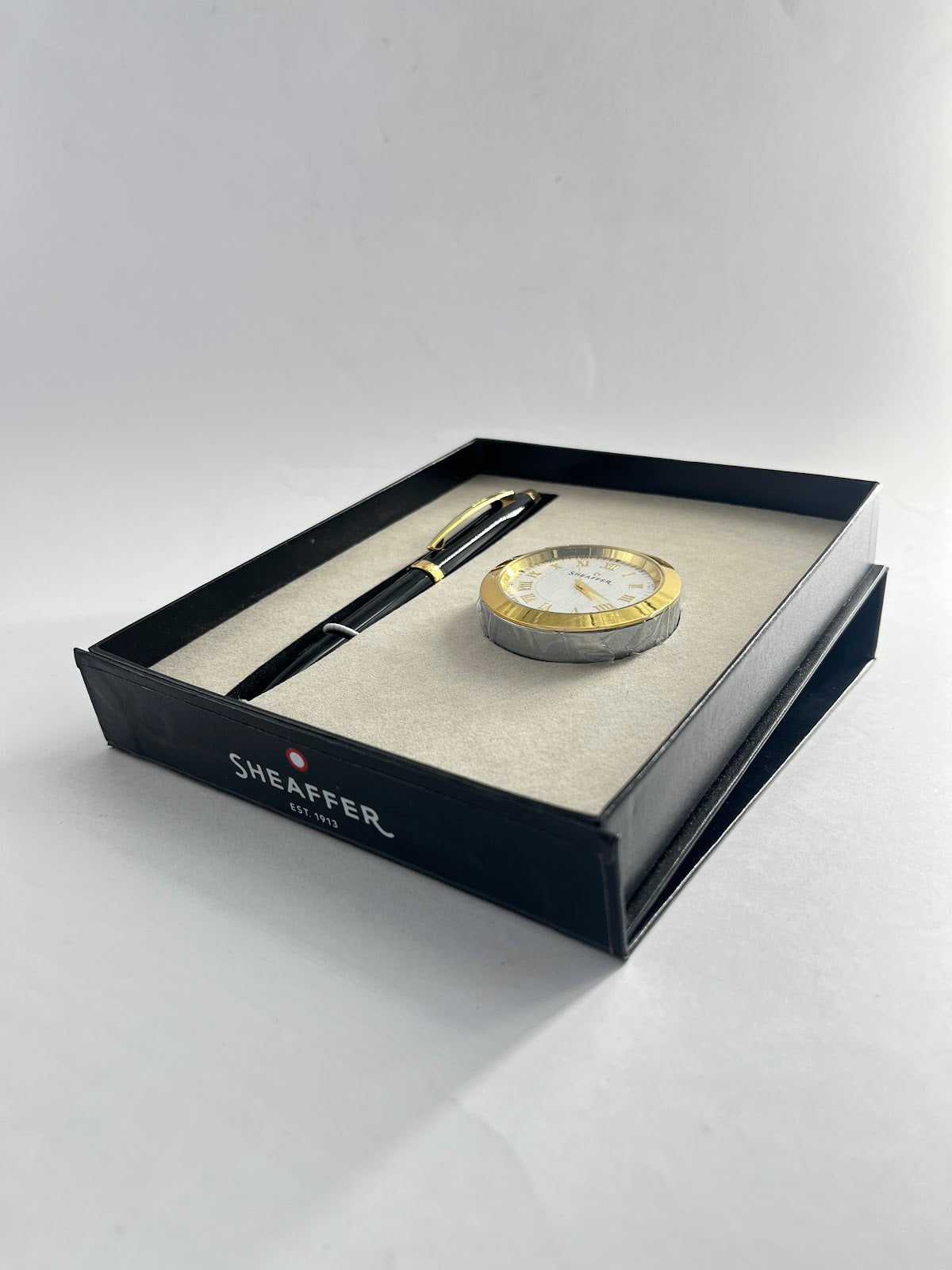 Sheaffer 100 Ballpen G9322 Glossy Black with Gold Trim and Gold Desk Clock