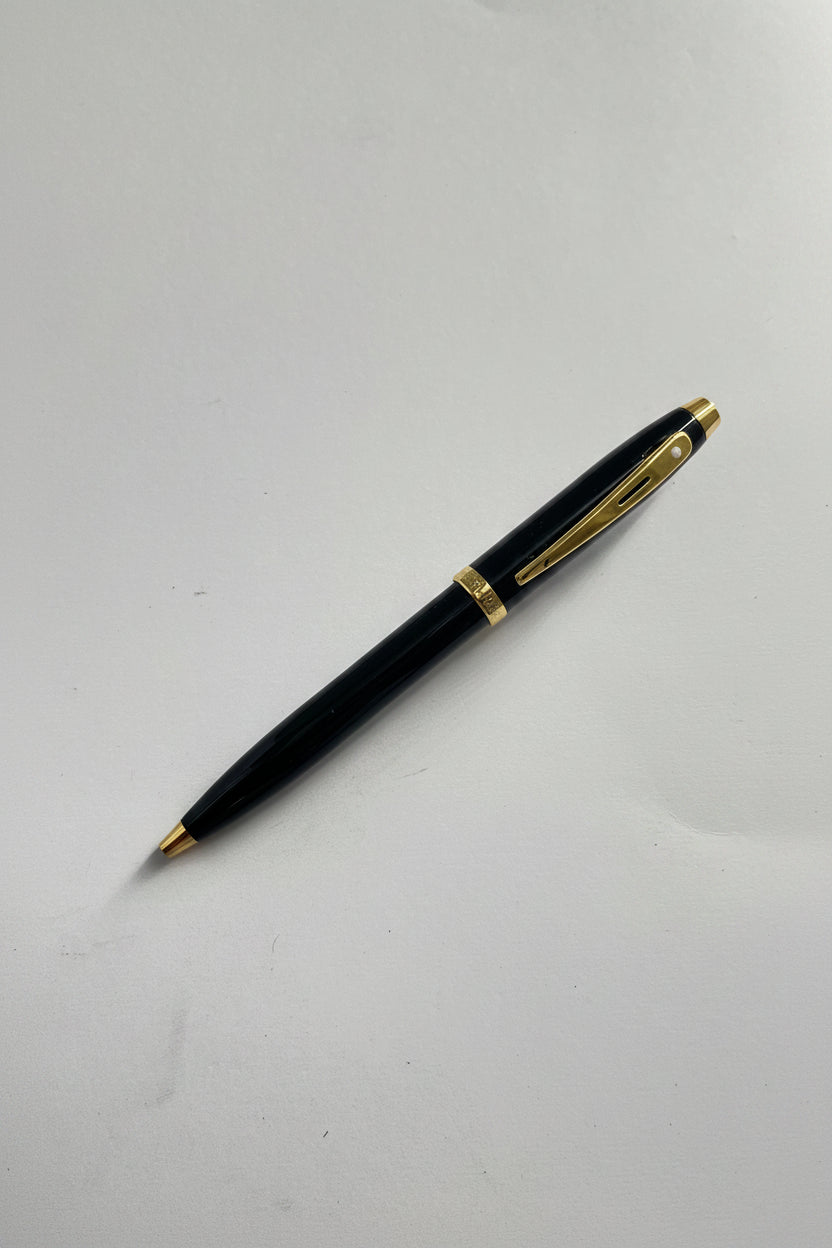 Sheaffer 100 Ballpen G9322 Glossy Black with Gold Trim and Gold Desk Clock