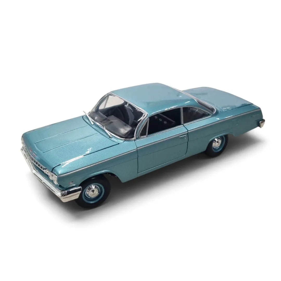 Maisto 1962 Chevrolet Bel Air Die-Cast Model Car – Teal Blue 1:18 Scale